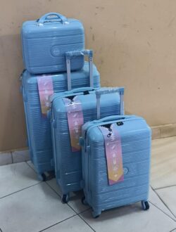 4 in 1 Luxurious Unbreakable Suitcase Set
