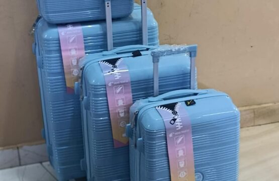 4 in 1 Luxurious Unbreakable Suitcase Set