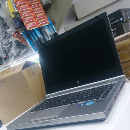 Hp Elitebook 8470 Corei5 3rd generation 4gb ram 128 ssd