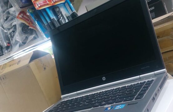 Hp Elitebook 8470 Corei5 3rd generation 4gb ram 128 ssd